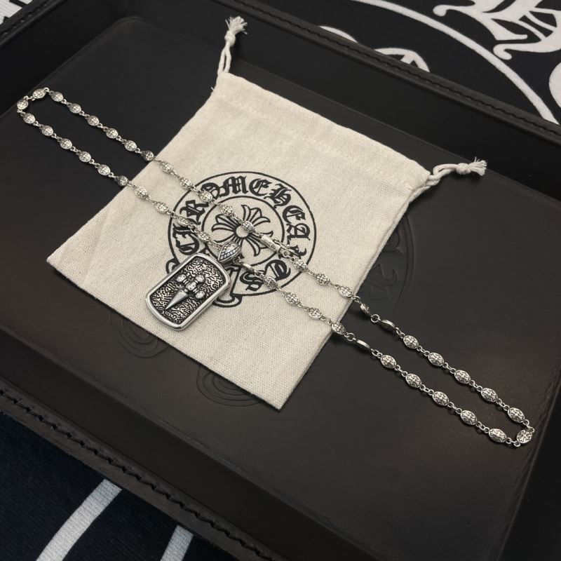 Ch*0me He**ts necklaces